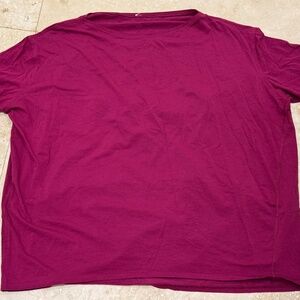 Lululemon Back in Action Short Sleeve Shirt Magenta Purple SZ. 10 EUC
